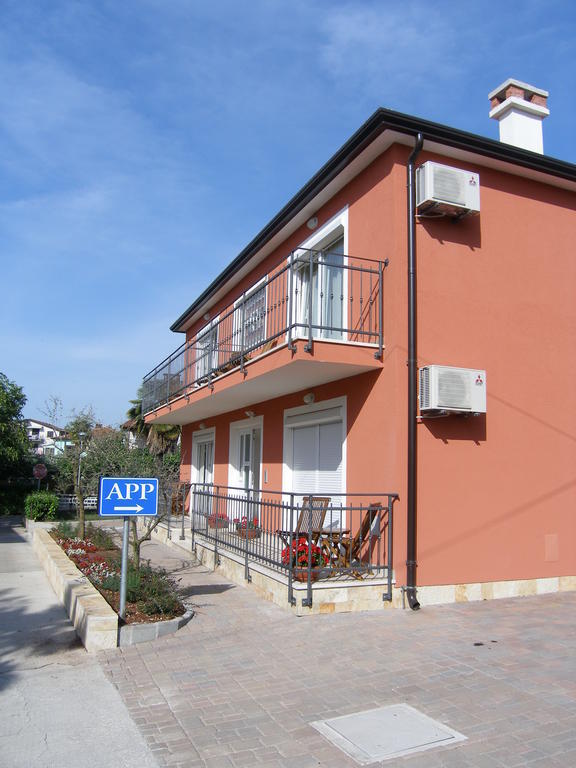Apartments Nina Umago Esterno foto